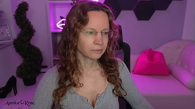 AnnikaRose online show from 02-03-26, 08:19