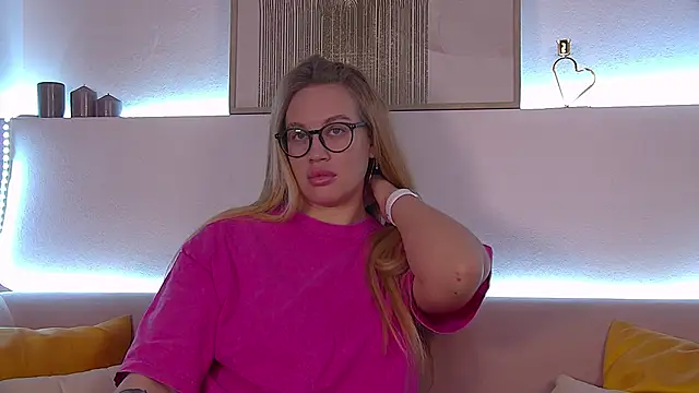 MariaNeumann online show from 01-28-25, 06:27