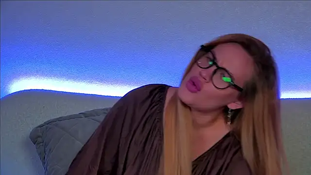 MariaNeumann online show from 02-05-25, 09:36