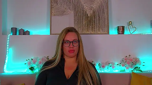 MariaNeumann online show from 02-19-25, 06:33