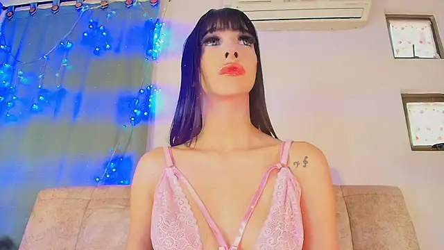 liccy hall online show from 12-22-25, 11:40