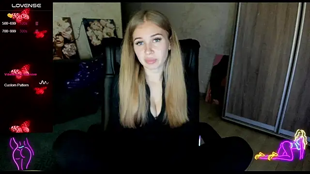 Snapshot of _NigoNika chatting on 10-17-25, 02:52 NigoNika online show from 10-17-25, 02:52