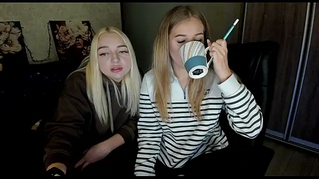 Snapshot of _NigoNika chatting on 10-24-25, 08:27 NigoNika online show from 10-24-25, 08:27