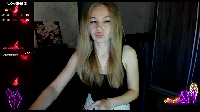 Snapshot of _NigoNika chatting on 10-29-25, 12:02 NigoNika online show from 10-29-25, 12:02