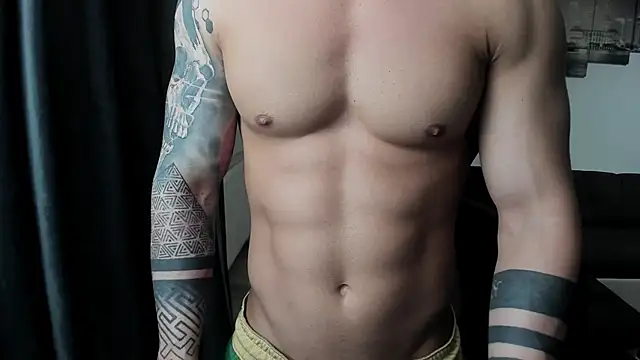 Snapshot of Richarddarell1 chatting on 05-10-26, 04:50 Richarddarell1 online show from 05-10-26, 04:50