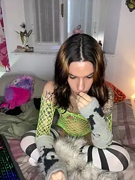 giuli zerozero online show from 01-06-25, 02:47