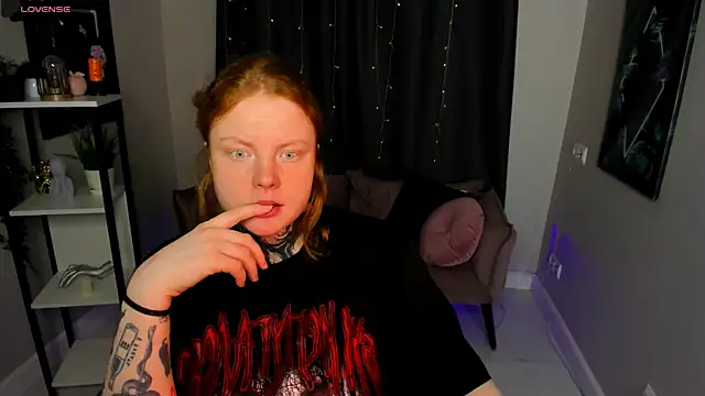 Snapshot of Cassie_xKiss chatting on 11-15-25, 08:49 Cassie xKiss online show from 11-15-25, 08:49