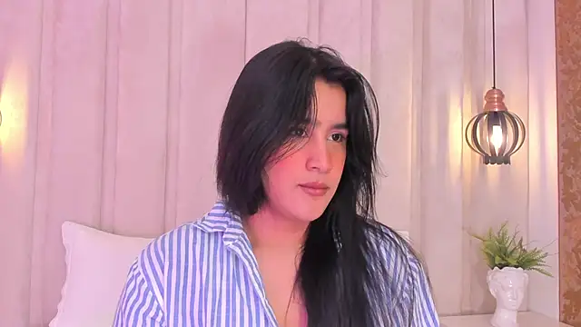 Snapshot of bonniekim_ chatting on 02-25-25, 11:52 bonniekim online show from 02-25-25, 11:52