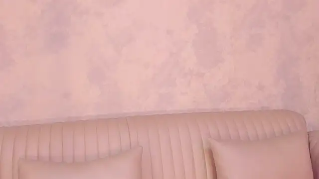 Snapshot of bonniekim_ chatting on 03-17-25, 01:08 bonniekim online show from 03-17-25, 01:08