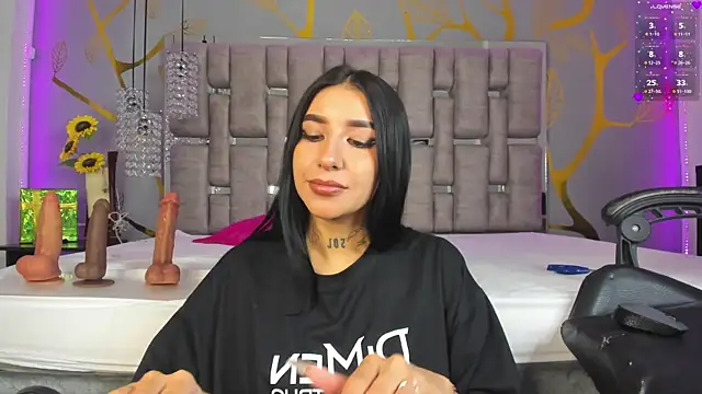 Snapshot of Leiaa_ chatting on 01-16-25, 05:00 Leiaa online show from 01-16-25, 05:00