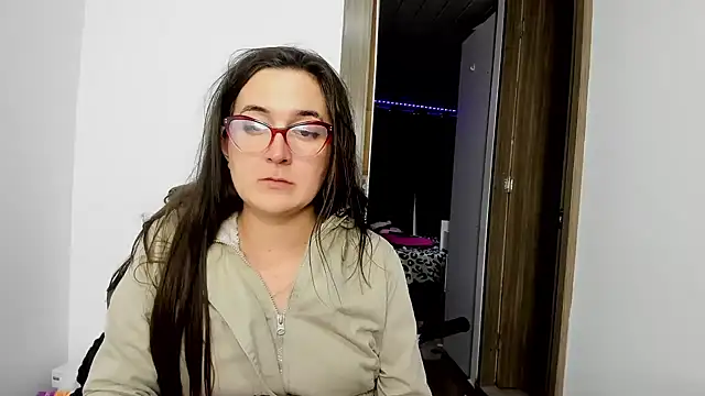 Snapshot of Sweet-Suck69 chatting on 02-11-25, 02:57 Sweet-Suck69 online show from 02-11-25, 02:57