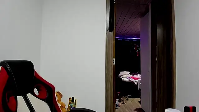 Snapshot of Sweet-Suck69 chatting on 02-27-25, 01:38 Sweet-Suck69 online show from 02-27-25, 01:38