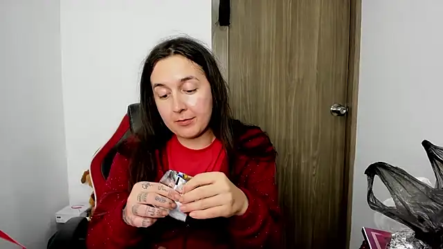 Snapshot of Sweet-Suck69 chatting on 03-04-25, 04:49 Sweet-Suck69 online show from 03-04-25, 04:49