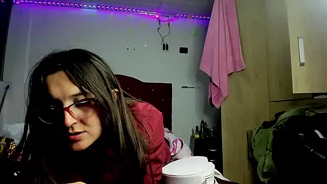 Snapshot of Sweet-Suck69 chatting on 03-23-25, 04:05 Sweet-Suck69 online show from 03-23-25, 04:05