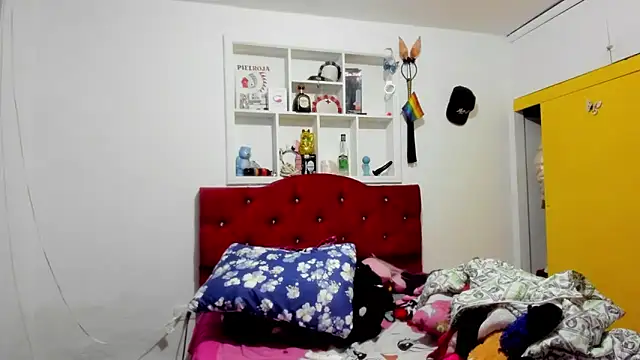 Sweet-Suck69 online show from 04-30-26, 07:14