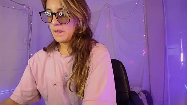 Giia paiige18 online show from 10-08-25, 12:52