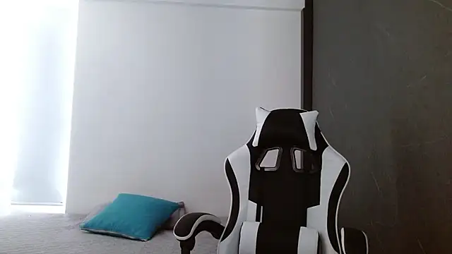 scarleth xue online show from 10-17-25, 03:36