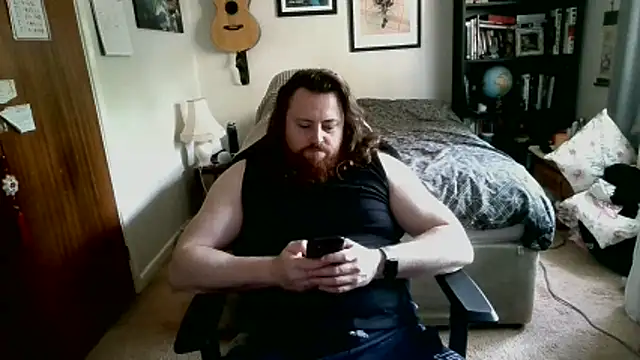 Snapshot of Hairy_Guy30 chatting on 05-17-26, 06:37 Hairy Guy30 online show from 05-17-26, 06:37