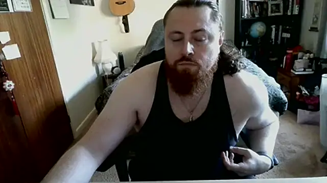 Snapshot of Hairy_Guy30 chatting on 06-12-26, 06:29 Hairy Guy30 online show from 06-12-26, 06:29
