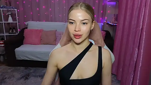 EmmyMills online show from 12-01-24, 09:04