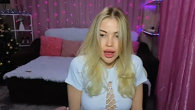 EmmyMills online show from 12-08-24, 09:19