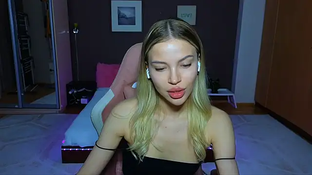 EmmyMills online show from 01-18-25, 08:51