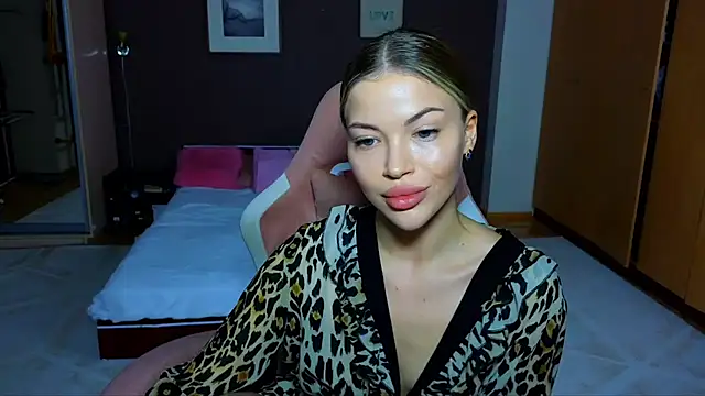 EmmyMills online show from 02-03-25, 02:25