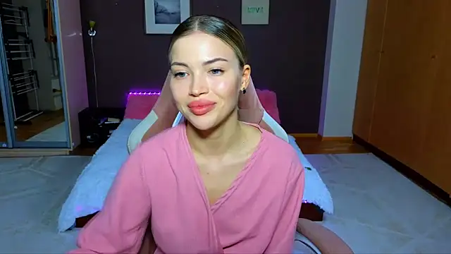 EmmyMills online show from 02-24-25, 01:24