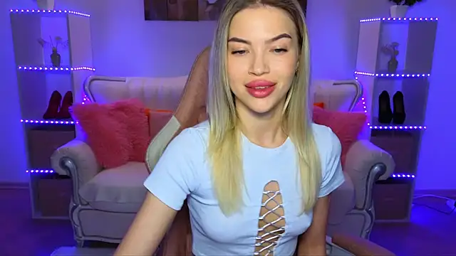 EmmyMills online show from 11-15-25, 07:10