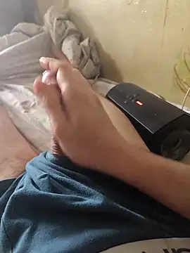 Snapshot of Kettle000 chatting on 03-05-25, 09:05 Kettle000 online show from 03-05-25, 09:05