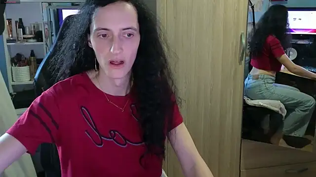 Snapshot of MemiKouki chatting on 03-24-26, 05:29 MemiKouki online show from 03-24-26, 05:29