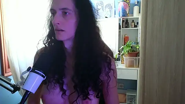 MemiKouki online show from 05-21-26, 04:47