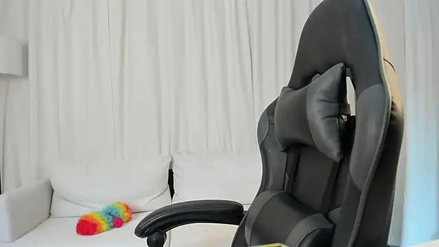 Snapshot of SaraDesirexo chatting on 02-11-26, 03:28 SaraDesirexo online show from 02-11-26, 03:28