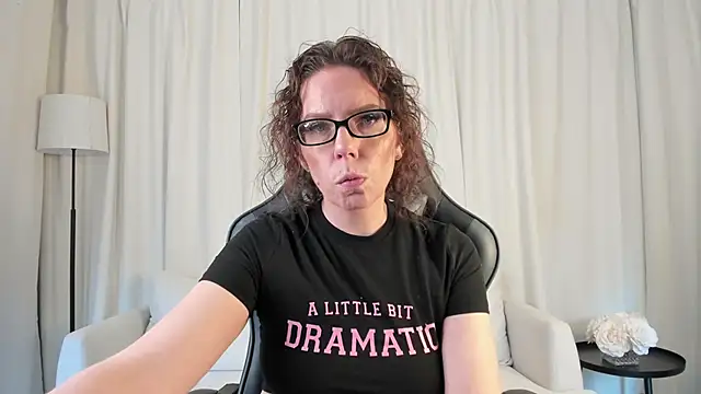 Snapshot of SaraDesirexo chatting on 03-06-26, 02:13 SaraDesirexo online show from 03-06-26, 02:13