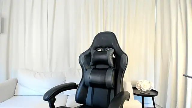 Snapshot of SaraDesirexo chatting on 03-13-26, 12:23 SaraDesirexo online show from 03-13-26, 12:23