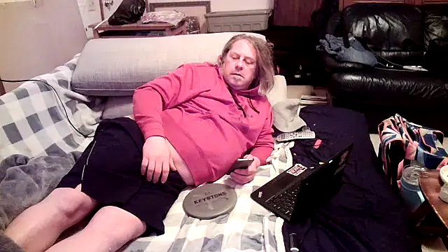 Snapshot of Mic_Oxinner chatting on 12-16-24, 12:16 Mic Oxinner online show from 12-16-24, 12:16