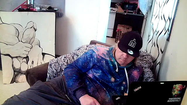 Snapshot of Mic_Oxinner chatting on 01-01-25, 05:00 Mic Oxinner online show from 01-01-25, 05:00