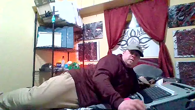 Mic Oxinner online show from 11-21-25, 05:50