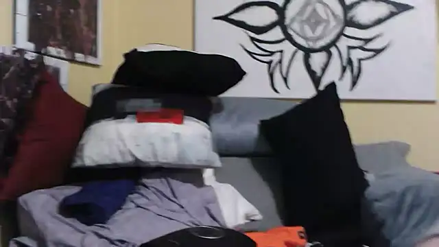 Snapshot of Mic_Oxinner chatting on 02-16-26, 01:29 Mic Oxinner online show from 02-16-26, 01:29