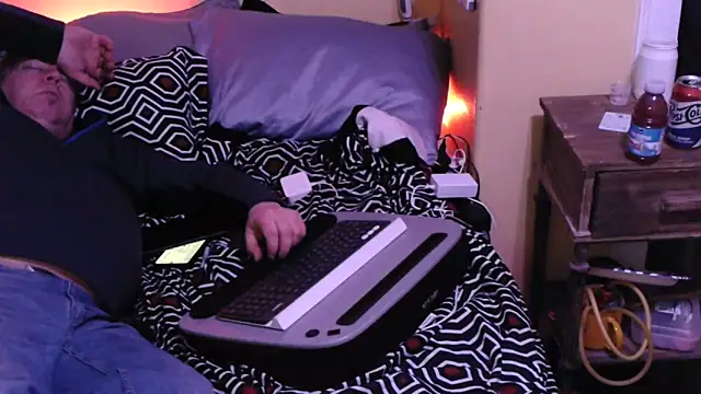 Snapshot of Mic_Oxinner chatting on 02-23-26, 11:24 Mic Oxinner online show from 02-23-26, 11:24