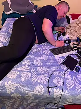 Snapshot of Mic_Oxinner chatting on 03-09-26, 10:08 Mic Oxinner online show from 03-09-26, 10:08