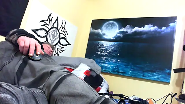 Snapshot of Mic_Oxinner chatting on 03-13-26, 10:00 Mic Oxinner online show from 03-13-26, 10:00