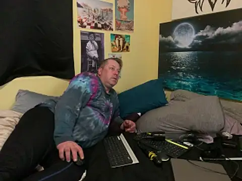 Snapshot of Mic_Oxinner chatting on 03-26-26, 09:31 Mic Oxinner online show from 03-26-26, 09:31