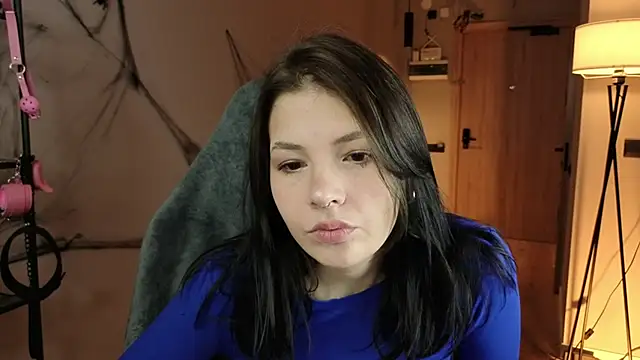 AnnaTrueno online show from 11-05-25, 06:30