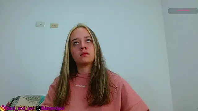 Snapshot of Dani_javi chatting on 02-18-25, 03:10 Dani javi online show from 02-18-25, 03:10