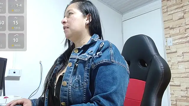 monickhot303av online show from 07-18-26, 05:00
