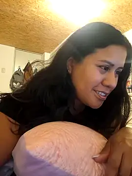 Snapshot of KasiaVenus_ chatting on 01-08-25, 04:12 KasiaVenus online show from 01-08-25, 04:12