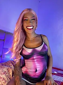 Snapshot of Alexa_Chanell_Oficial chatting on 05-22-26, 05:25 Alexa Chanell Oficial online show from 05-22-26, 05:25