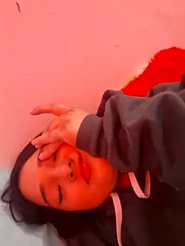 Snapshot of Catherinee69_x chatting on 01-14-25, 03:04 Catherinee69 x online show from 01-14-25, 03:04