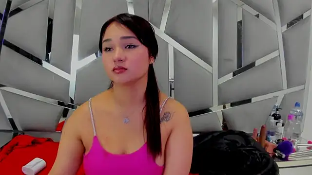 Snapshot of Catherinee69_x chatting on 03-04-25, 07:19 Catherinee69 x online show from 03-04-25, 07:19